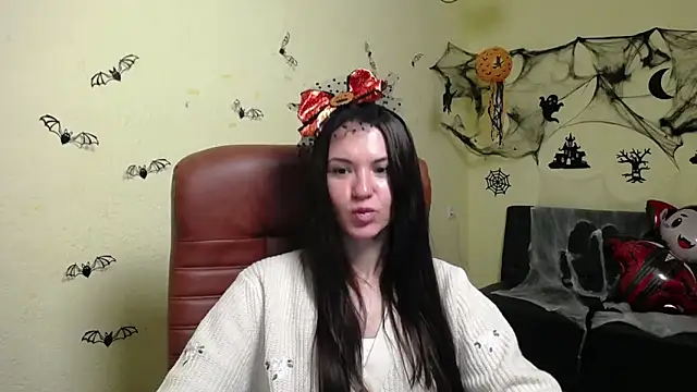 KaraCriegs online show from October 2025 07:00:01 PM