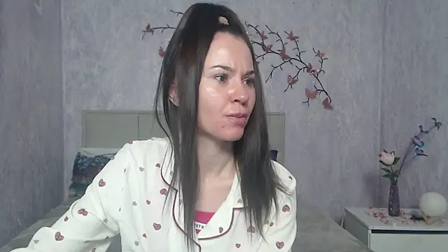 Snapshot of KaraCriegs chatting on March 2026 06:26:01 PM KaraCriegs online show from March 2026 06:26:01 PM