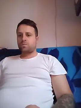 LucianM6 online show from December 2025 01:01:02 PM