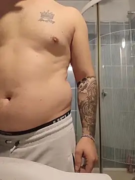 LucianM6 online show from November 2025 02:42:01 PM