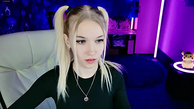 Snapshot of ShhhO_O chatting on March 2026 06:02:01 PM ShhhO O online show from March 2026 06:02:01 PM