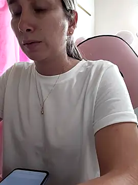 Snapshot of Iris_love18 chatting on March 2026 10:59:02 PM Iris love18 online show from March 2026 10:59:02 PM