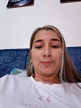 Iris love18 online show from February 2026 02:19:02 PM