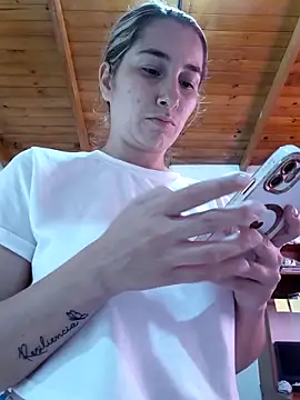 Snapshot of Iris_love18 chatting on March 2026 03:39:01 PM Iris love18 online show from March 2026 03:39:01 PM