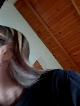 Iris love18 online show from April 2026 03:13:01 PM