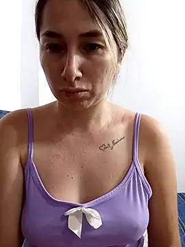 Iris love18 online show from November 2025 02:32:01 PM