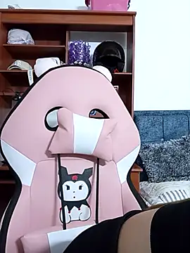 Iris love18 online show from November 2025 04:22:02 PM