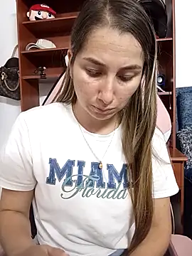 Iris love18 online show from November 2025 03:56:01 PM