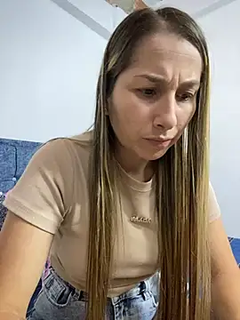 Iris love18 online show from September 2025 06:26:02 PM
