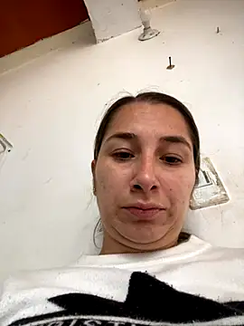 Iris love18 online show from November 2025 01:26:01 PM