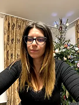 NadiraNoor online show from December 2025 12:13:02 AM