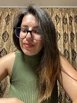 NadiraNoor online show from May 2026 08:42:02 PM