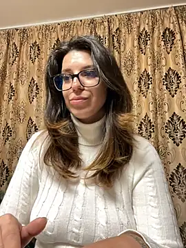NadiraNoor online show from May 2026 04:55:01 AM