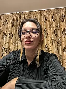 NadiraNoor online show from November 2025 06:00:02 PM