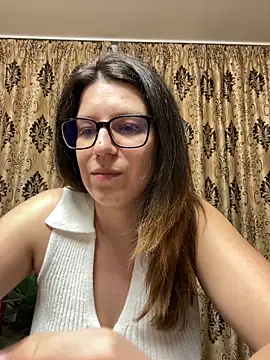 NadiraNoor online show from April 2026 11:12:02 PM