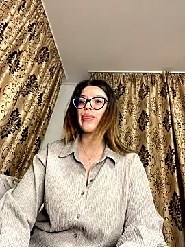 NadiraNoor online show from November 2025 10:58:02 PM