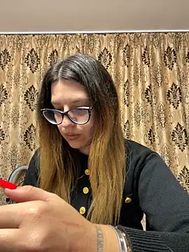 NadiraNoor online show from October 2025 10:35:01 PM