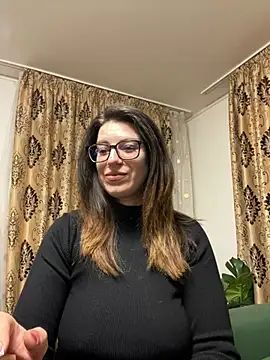 NadiraNoor online show from April 2026 09:54:01 PM