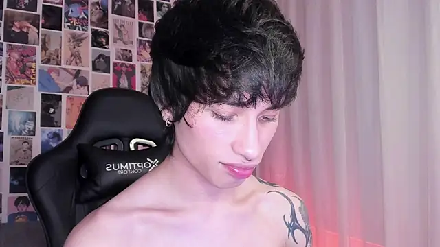 Snapshot of liamelf chatting on March 2025 04:56:01 AM liamelf online show from March 2025 04:56:01 AM