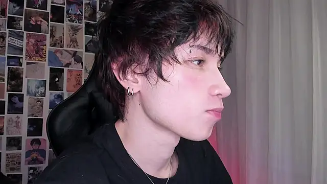 Snapshot of liamelf chatting on October 2025 05:55:02 AM liamelf online show from October 2025 05:55:02 AM