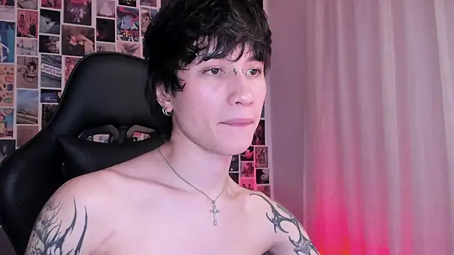 Snapshot of liamelf chatting on January 2025 08:07:02 AM liamelf online show from January 2025 08:07:02 AM