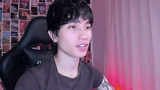 Snapshot of liamelf chatting on February 2025 05:16:01 AM liamelf online show from February 2025 05:16:01 AM