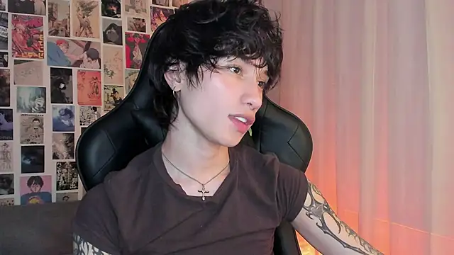 Snapshot of liamelf chatting on December 2024 06:13:02 AM liamelf online show from December 2024 06:13:02 AM