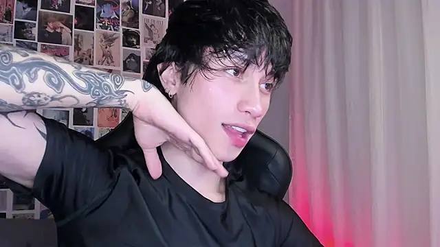 Snapshot of liamelf chatting on March 2025 05:52:01 AM liamelf online show from March 2025 05:52:01 AM