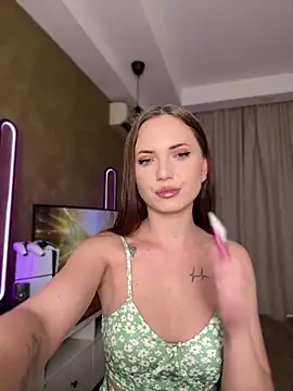 AvaGianna online show from November 2025 02:10:01 PM