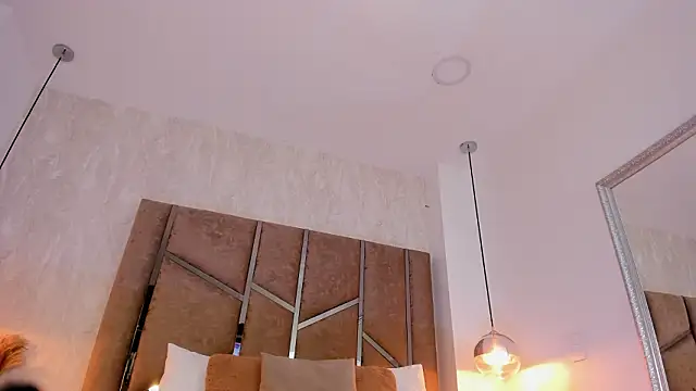 Martinaa Jones  online show from February 2026 12:23:01 PM