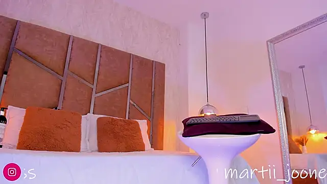Martinaa Jones  online show from March 2025 09:26:01 PM