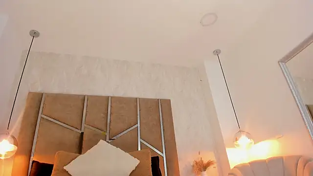 Martinaa Jones  online show from January 2026 12:31:02 PM