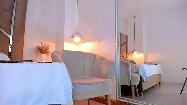 Martinaa Jones  online show from November 2025 07:18:02 PM