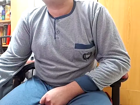 Javier bear online show from February 2025 10:15:02 PM