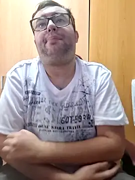 Javier bear online show from September 2025 09:41:02 AM