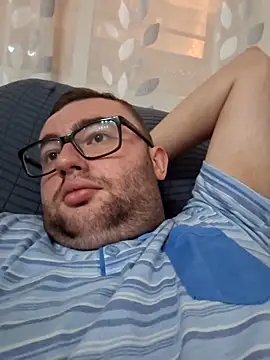 Javier bear online show from September 2025 08:48:01 PM