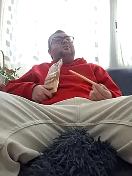 Snapshot of Javier_bear chatting on December 2025 02:05:02 PM Javier bear online show from December 2025 02:05:02 PM