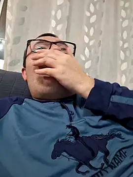 Snapshot of Javier_bear chatting on December 2025 09:42:01 PM Javier bear online show from December 2025 09:42:01 PM