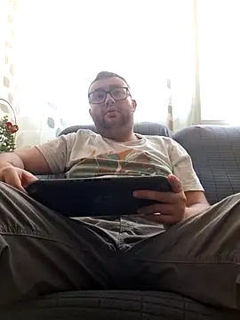Javier bear online show from April 2026 12:42:02 PM