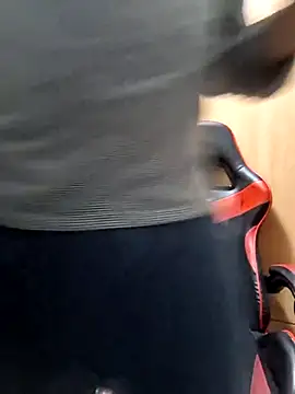 Snapshot of Javier_bear chatting on November 2025 10:46:01 PM Javier bear online show from November 2025 10:46:01 PM