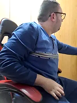 Javier bear online show from March 2025 10:10:01 PM