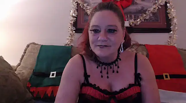 Snapshot of LexxiLeeds chatting on December 2024 08:16:01 PM LexxiLeeds online show from December 2024 08:16:01 PM