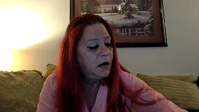 Snapshot of LexxiLeeds chatting on September 2025 10:33:01 AM LexxiLeeds online show from September 2025 10:33:01 AM