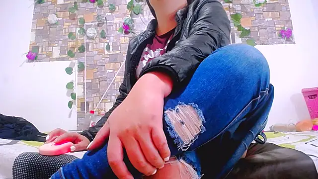 MaidenGame online show from November 2025 04:07:02 PM