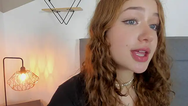 Snapshot of mailin18 chatting on February 2025 12:19:01 AM mailin18 online show from February 2025 12:19:01 AM