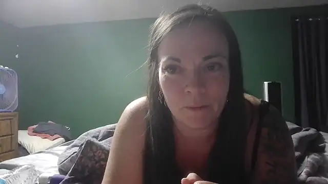 Snapshot of Glitt3rqueen341 chatting on September 2025 04:44:01 AM Glitt3rqueen341 online show from September 2025 04:44:01 AM