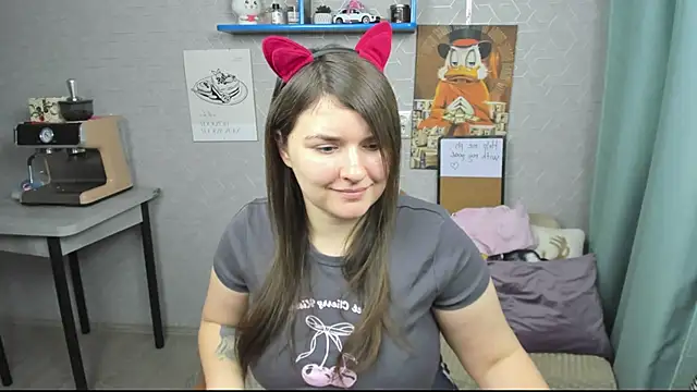 LineraPitts online show from October 2025 01:01:01 PM