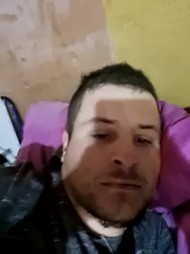 Snapshot of TusOjitosClaros69 chatting on September 2025 07:35:02 PM TusOjitosClaros69 online show from September 2025 07:35:02 PM