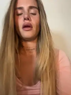 EmiliaCatalina online show from December 2025 11:27:02 PM