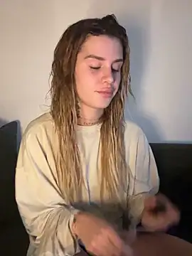 EmiliaCatalina online show from February 2026 12:31:02 AM